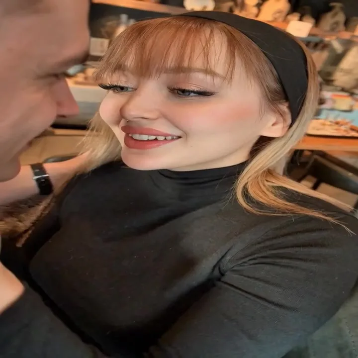 Grok Imagine Video prompt: Kissing hot of romantic couple